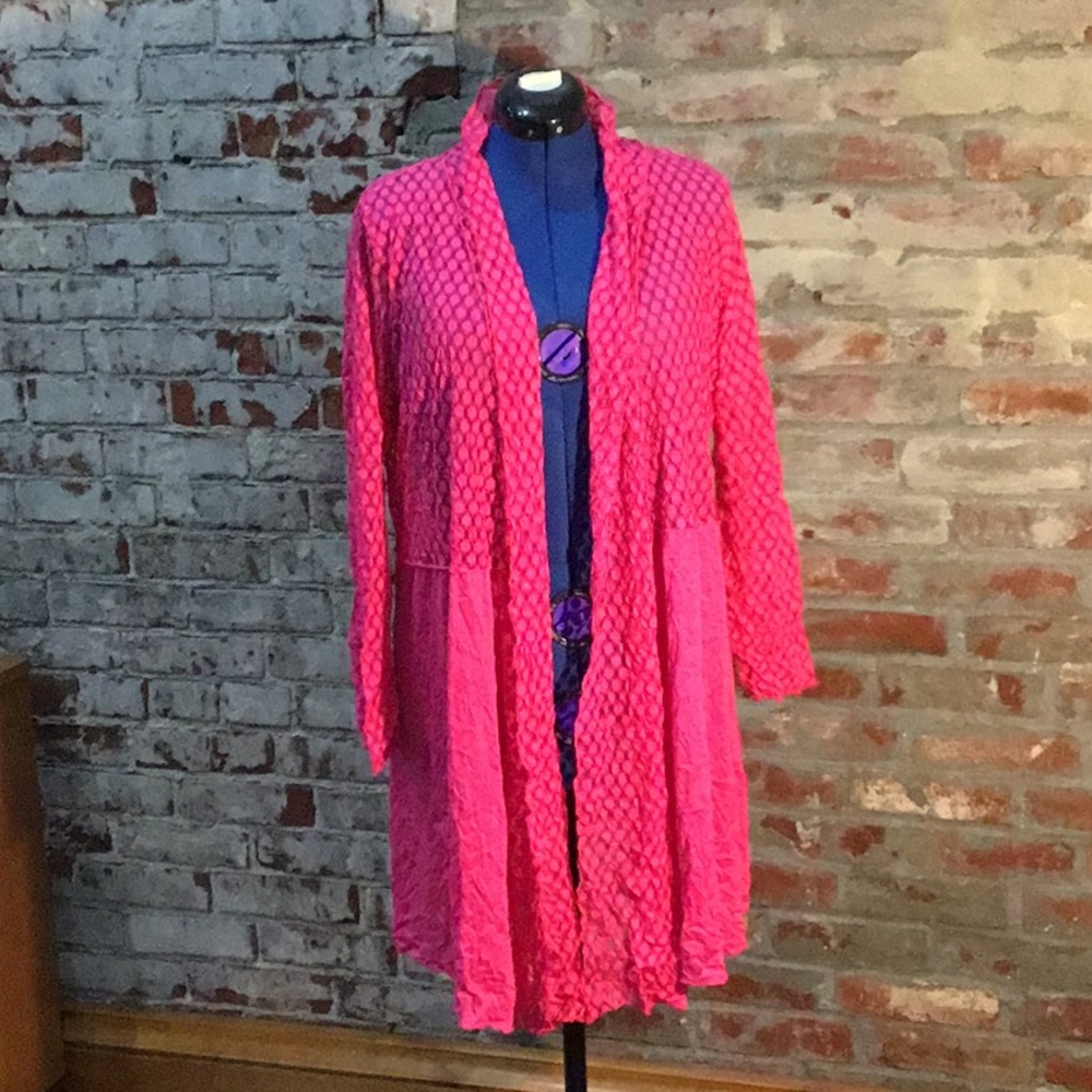 Pleats collection crinkle knit top